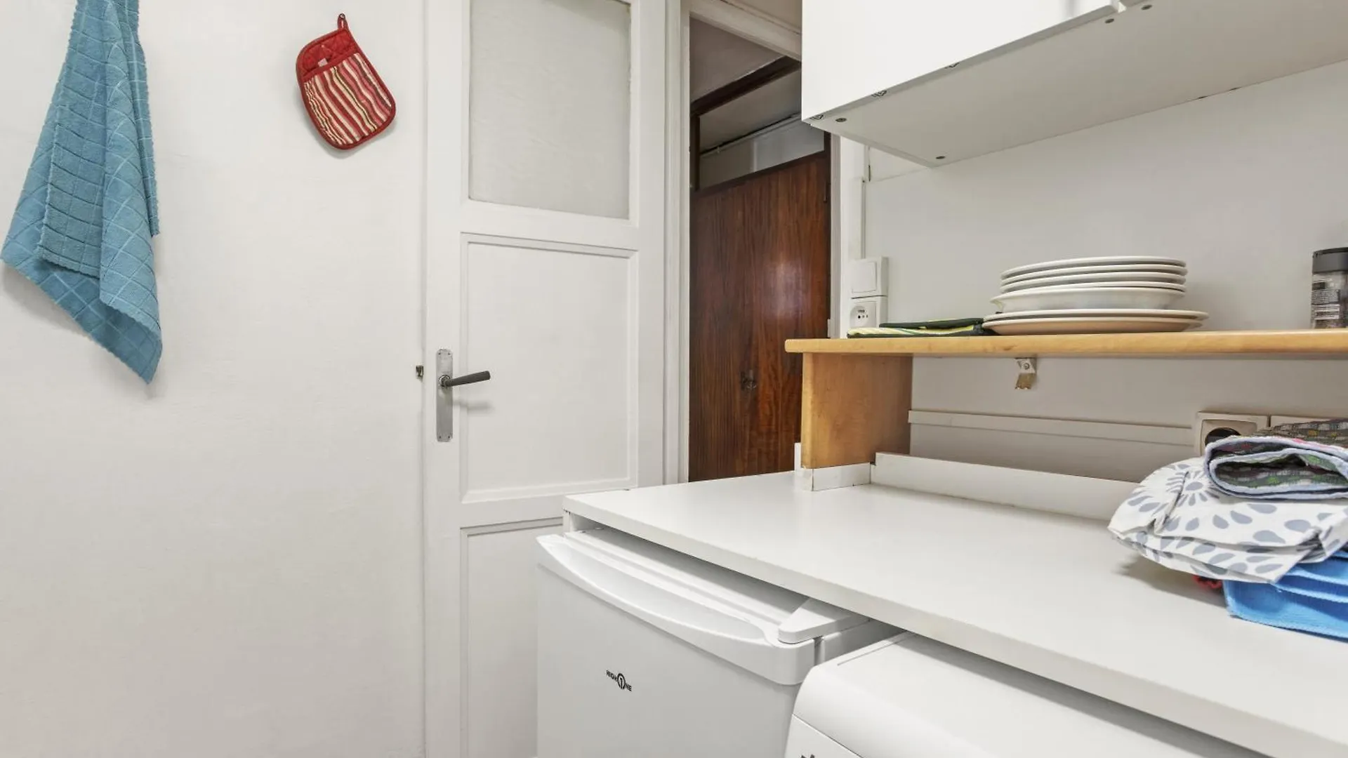 Appartement Climatise Au Lavandou Le Lavandou 0*,  France